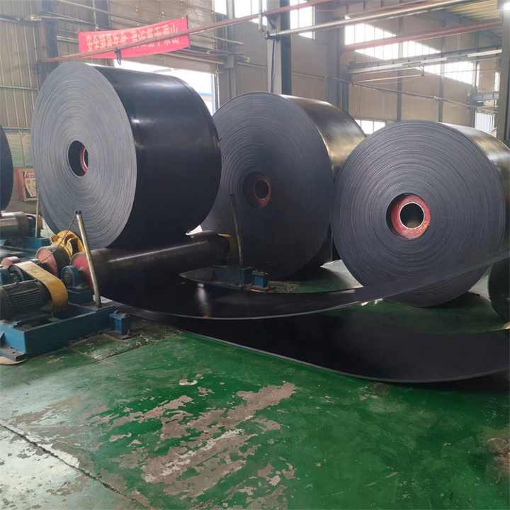 ST630 Steel Cord Conveyor Belts Small Elongation Good Trough Formation for Smooth Transport