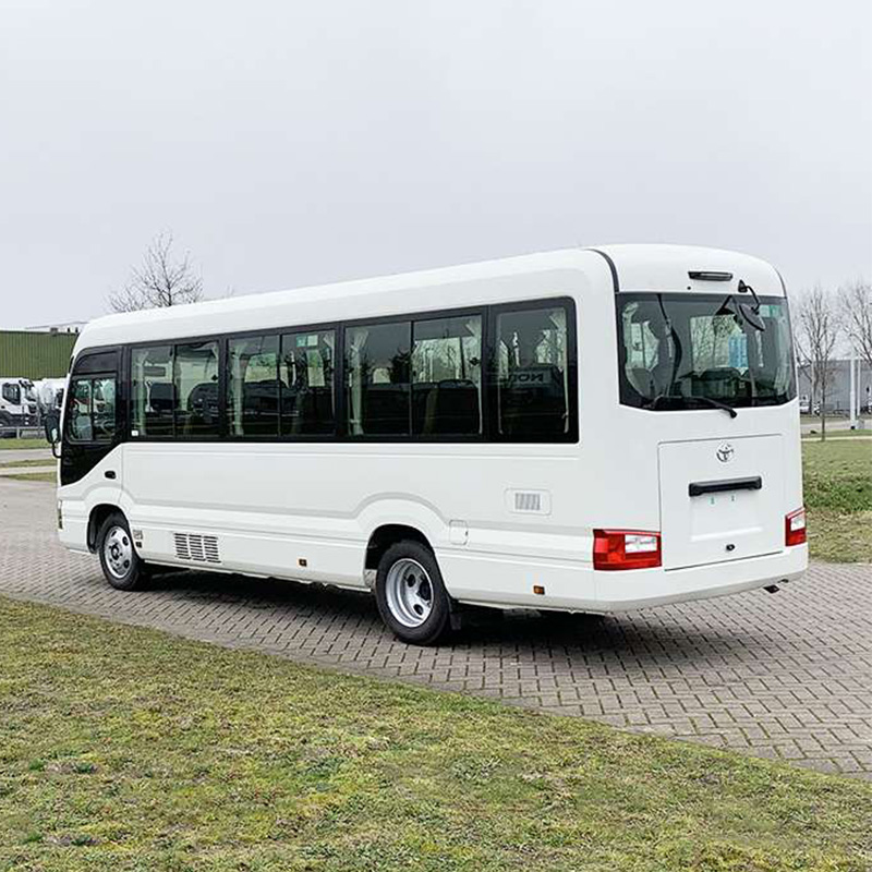 30 Seats Used Coach Bus with Diesel Engine and 2.7m3 Luggage Compartment Volume