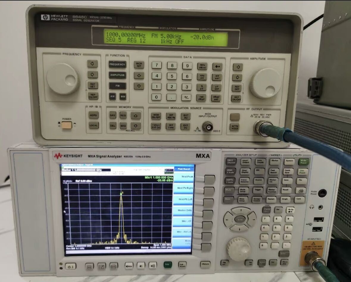 Keysight Agilent 8648C Synthesized Signal Generator 9KHz To 3200 MHz Benchtop/Rackmount