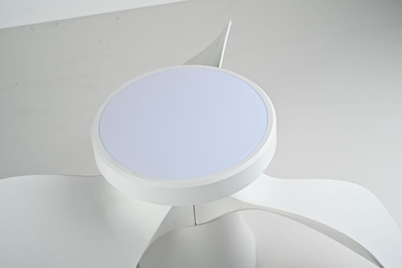 Stylish Wooden Design Ceiling Fan 52 Inch White Solar Ceiling Fan With Light