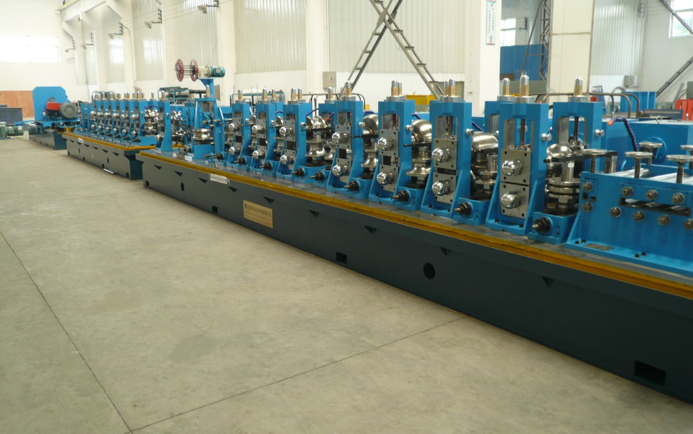 Tube welding machine