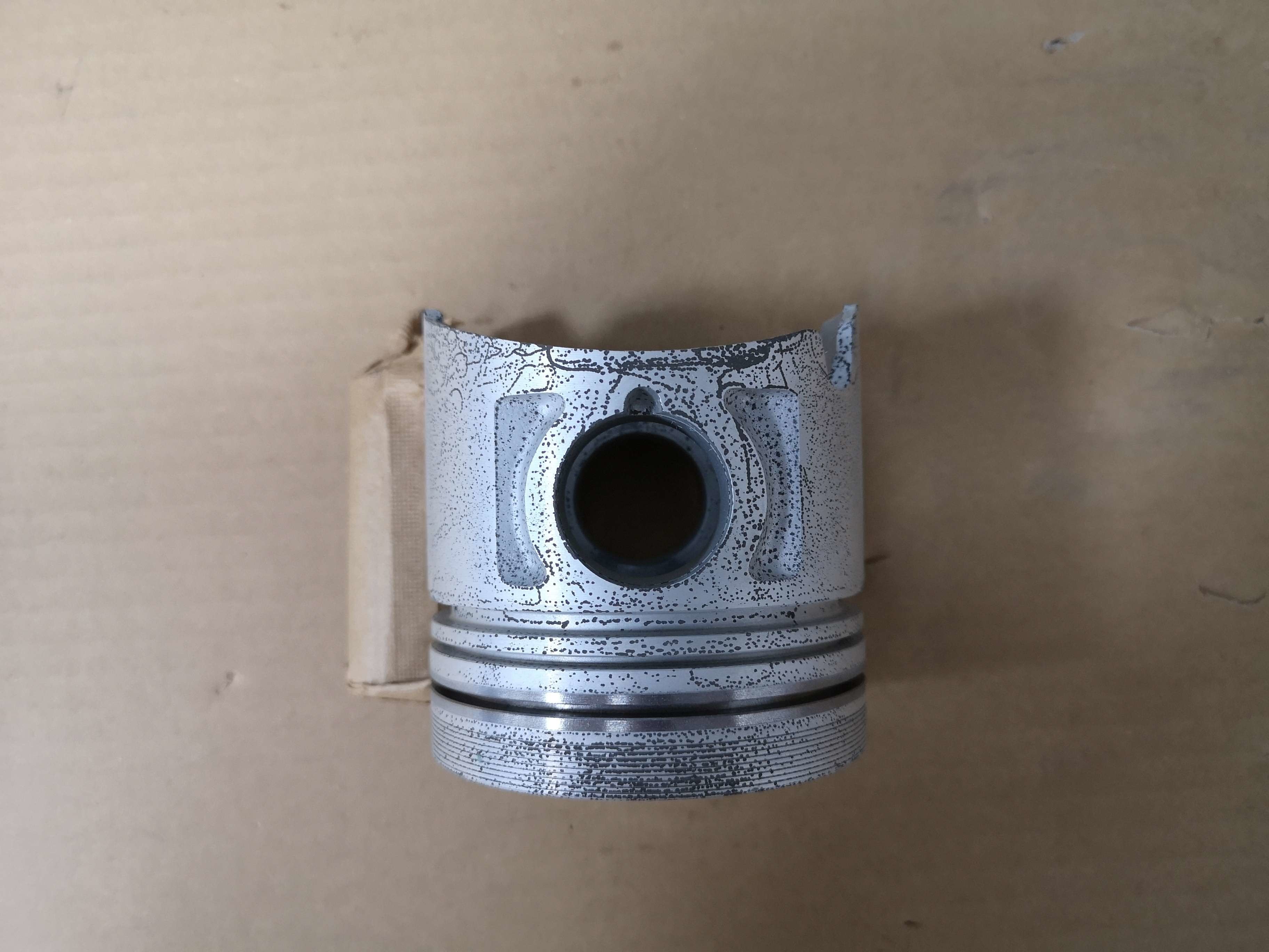 TFR Pickup 4JB1 Engine Piston 8971086220 Surface Oxidized OEM