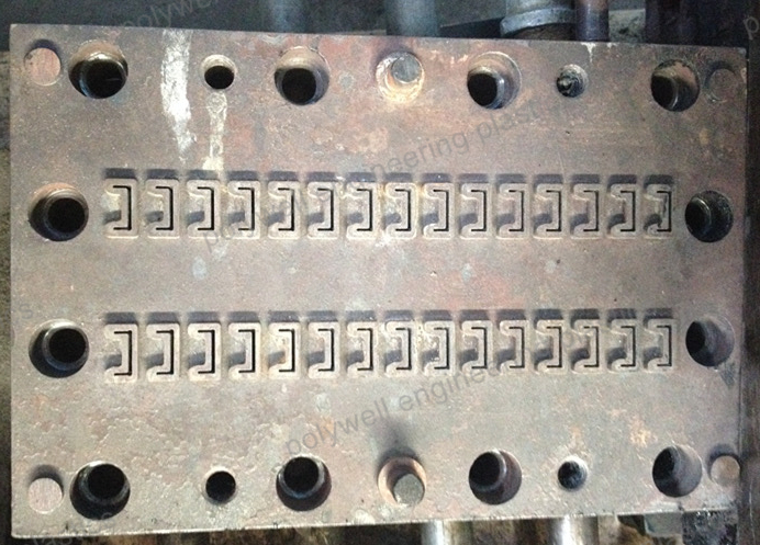 PA66GF25 Heat Insulation Strips Extrusion Mold Used in Extruding Machine