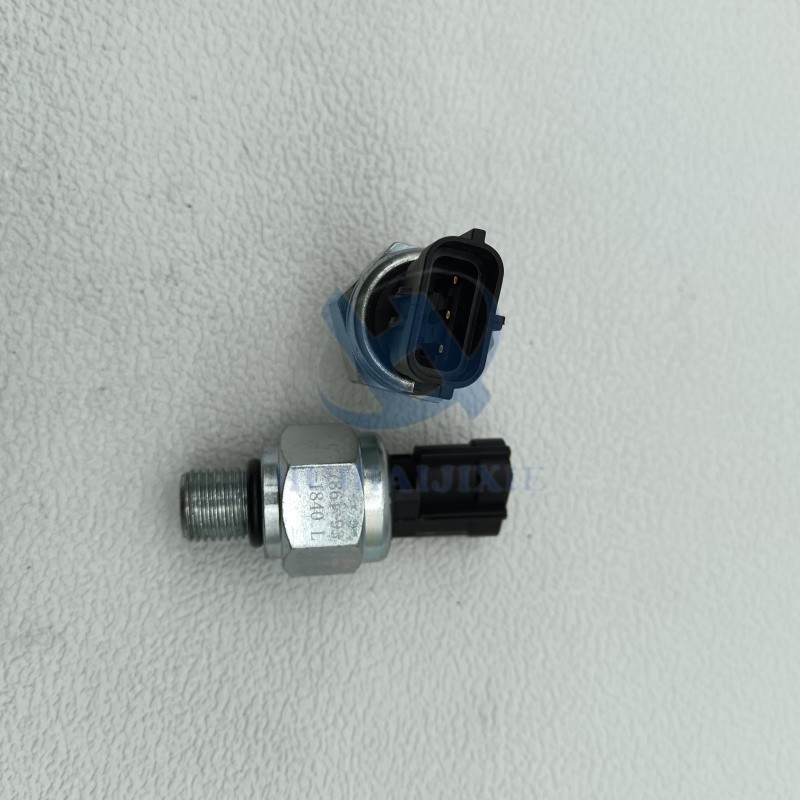 7861-93-1840 Low Pressure Sensor for Komatsu PC200-8 PC220-8 Excavator