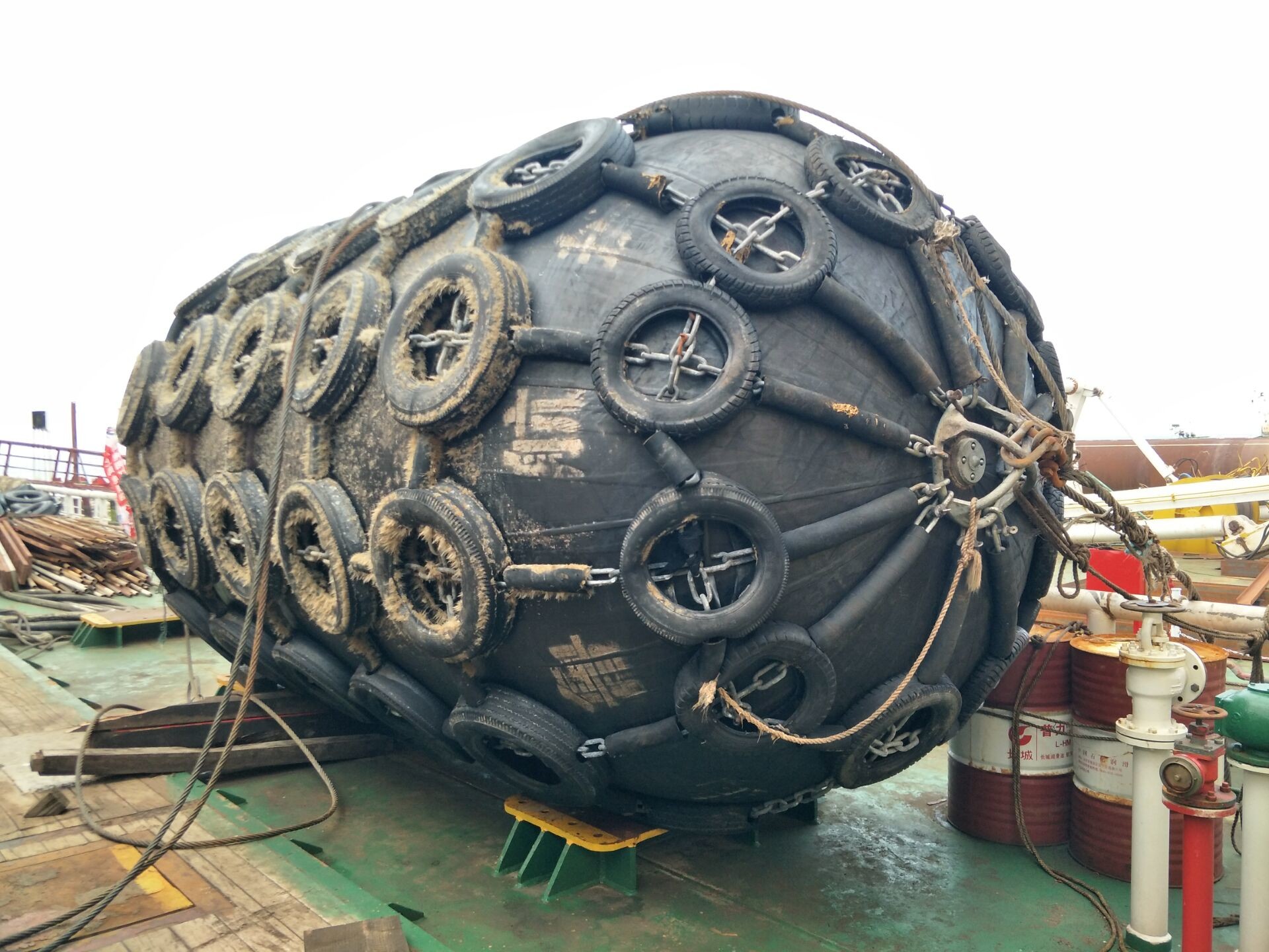 Pneumatic Marine Fender Ensuring Ship And Dock Safety With Exceptional Elasticity