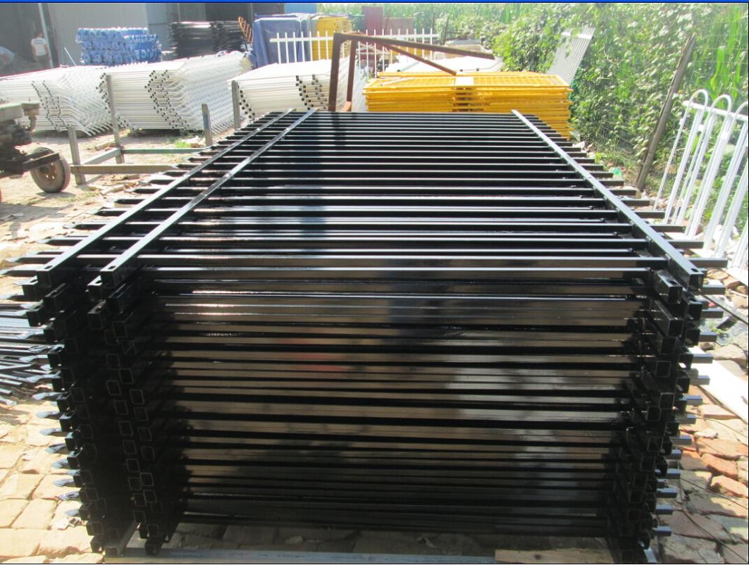 China Garrison Fence Supplier Stain BLACK 40MM X 40MM RAIL ,25MM X 25 SPEAR TOP 65mm x 65mm x 3000 post