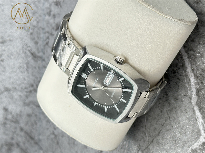 Customized Luxury Stainless Steel Men'S Quartz Wristwatch Ideal Gift
