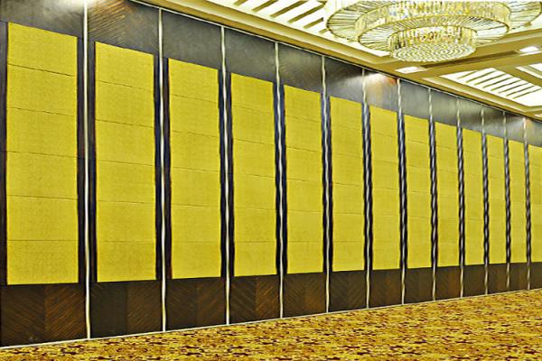 Quality Fabric Surface Sliding Operable Movable Partition Walls For Hotel Banquet Hall for sale