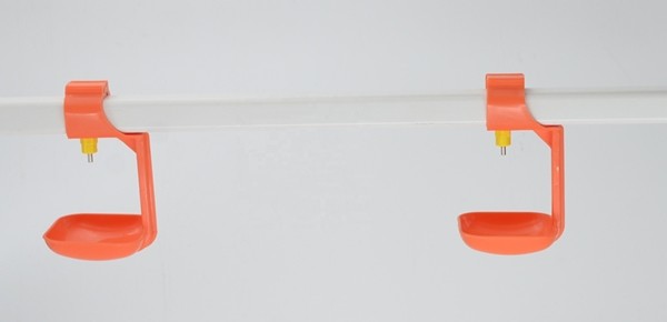 Water Lubing Drip Poultry Farm Nipple Drinker With Hanging Cup