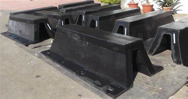 Arch Rubber 1000mm Height Marine Fenders V Shape Profile For Boat Protection