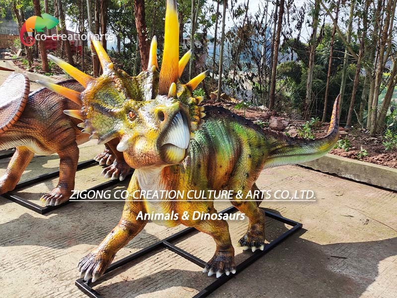110VAC Fiberglass Animatronic Life Size Dinosaur Statues Styracosaurus Model