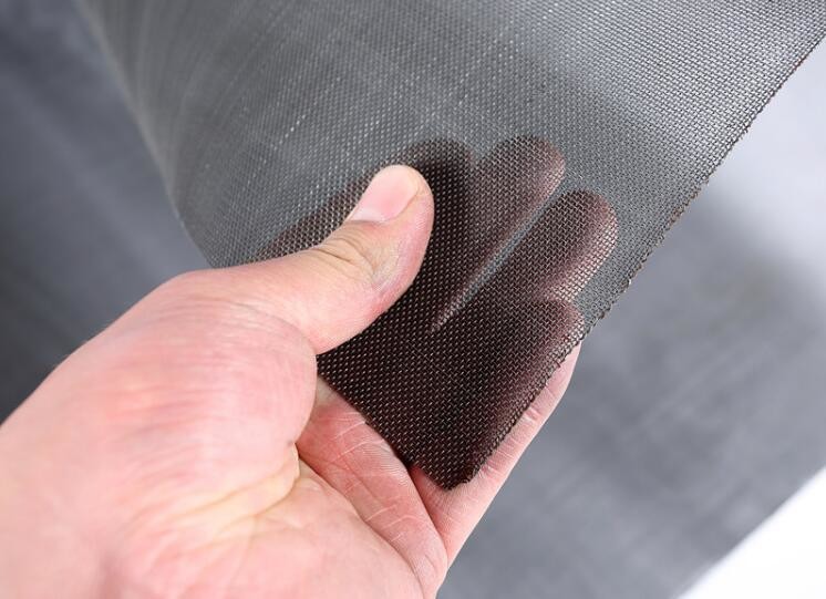 High Carbon Steel Woven Wire Screen With Width 0.2-2.5m Length 25m To 30.5m