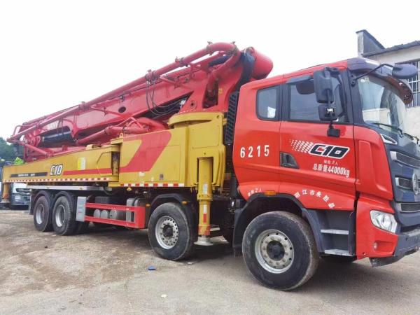 Used Concrete Pump Truck Mounted 56m 62m Concrete Pump Mixer Truck Used For Boom