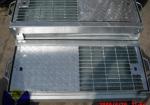 Hot Dip Galvanized Pig Farm Equipment Iron / Steel Farm Gates Anti Corrosion