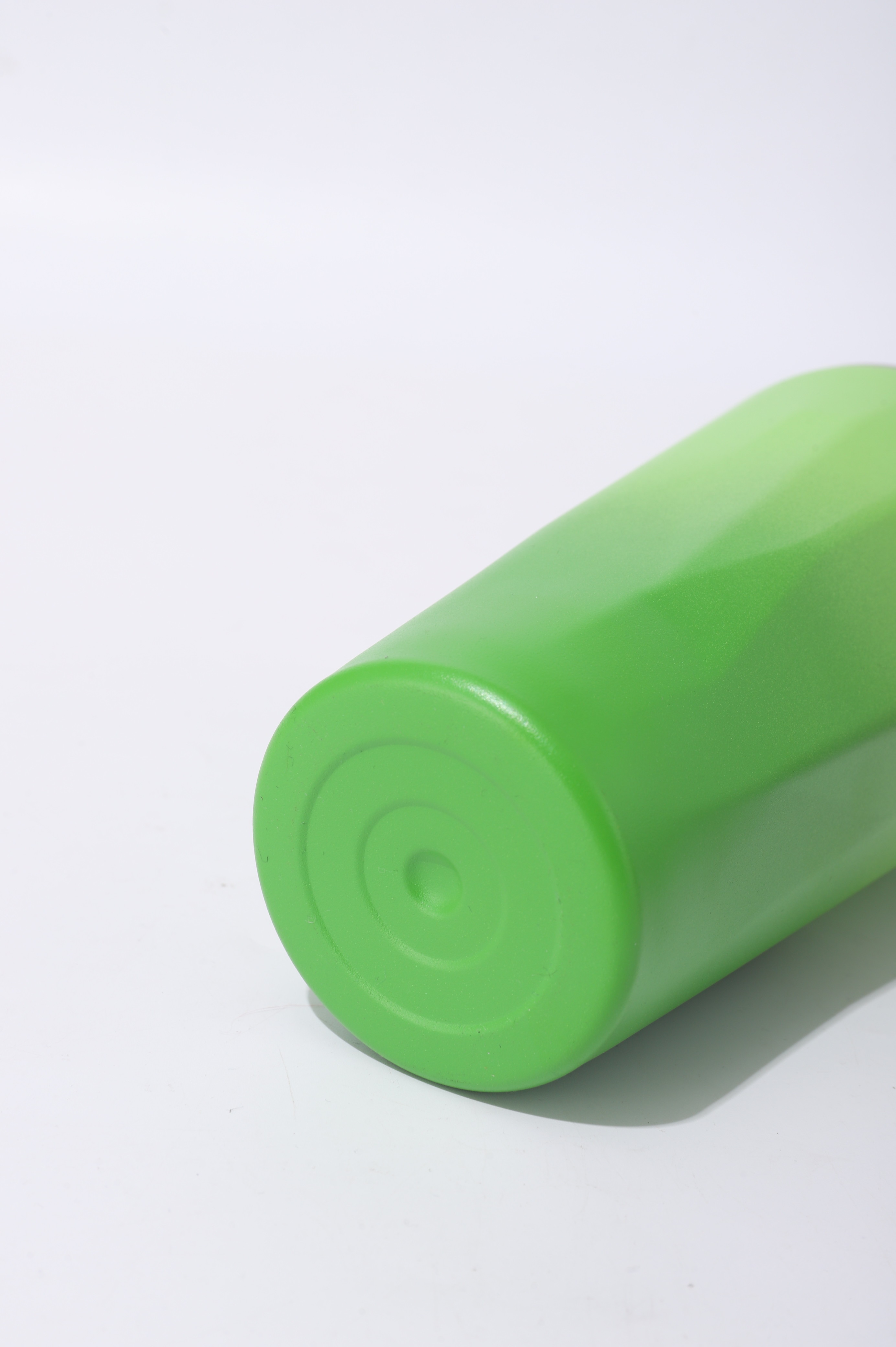 Colorful Stainless Steel Vacuum Flask With Slim Design Leak Proof Lid And 24-Hour Cold Retention