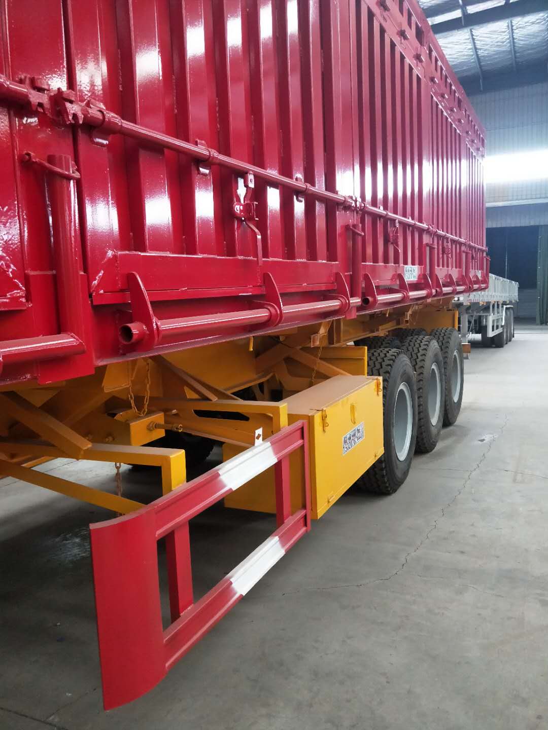 40 Tons Max Payload 13 Ton Axle Enclosed Dry Wing Van Semi Trailer for Express Logistics