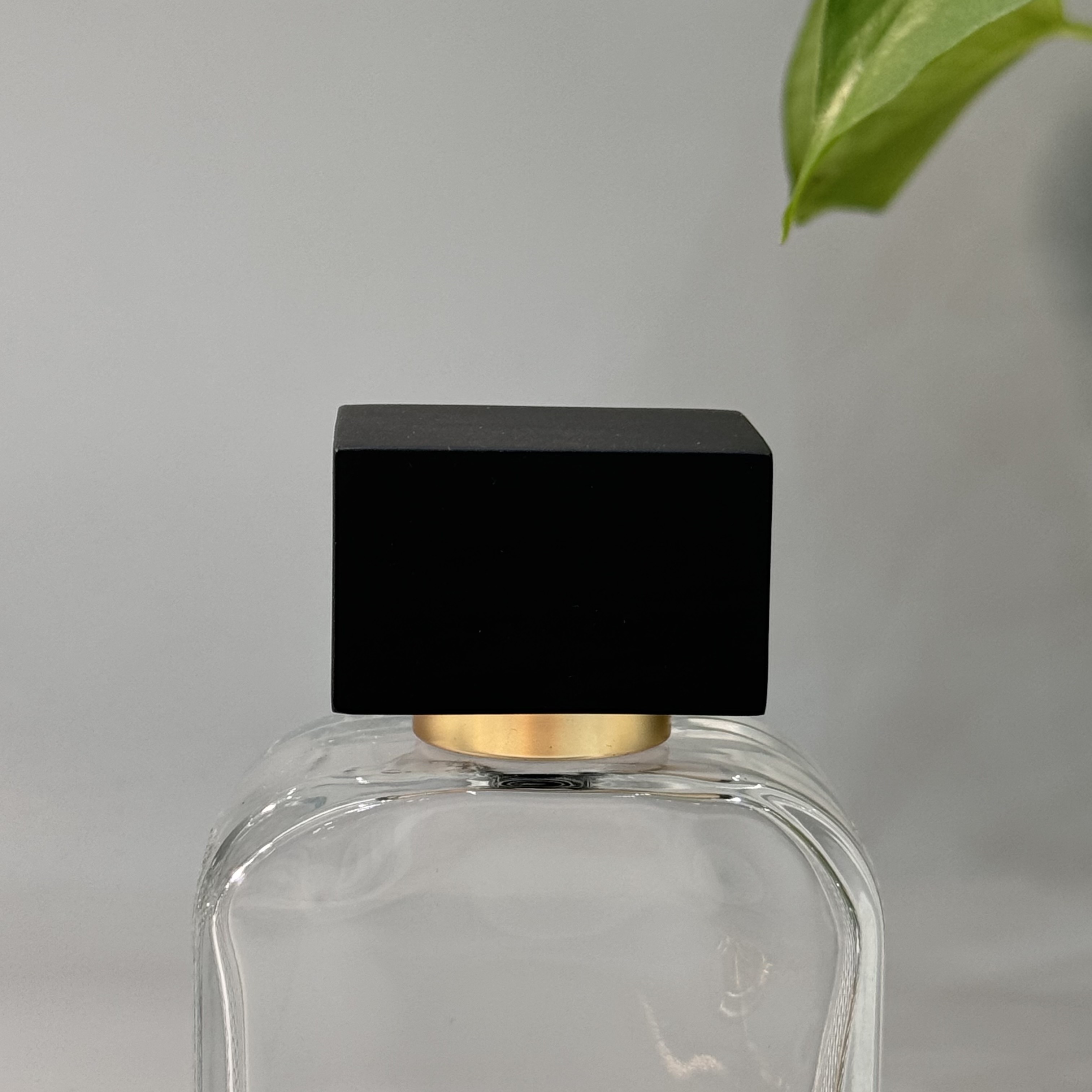 Customizable Size and Logo Zamak Perfume Caps for Fragrance Packaging Solutions No Mould Fee