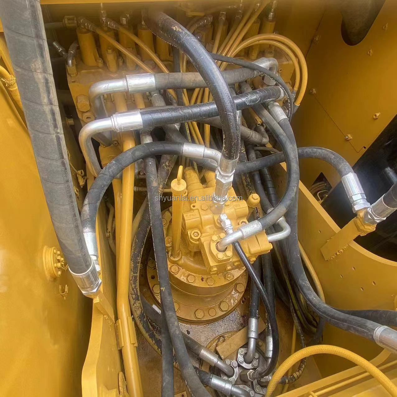 Second Hand CAT323 Excavator with Original Hydraulic Cylinder and Soft Steel Design