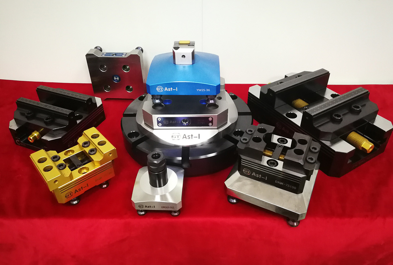 Black Pneumatic CNC Vertical Vise Manual For 3 Axis 4 Axis Cnc Milling Machine