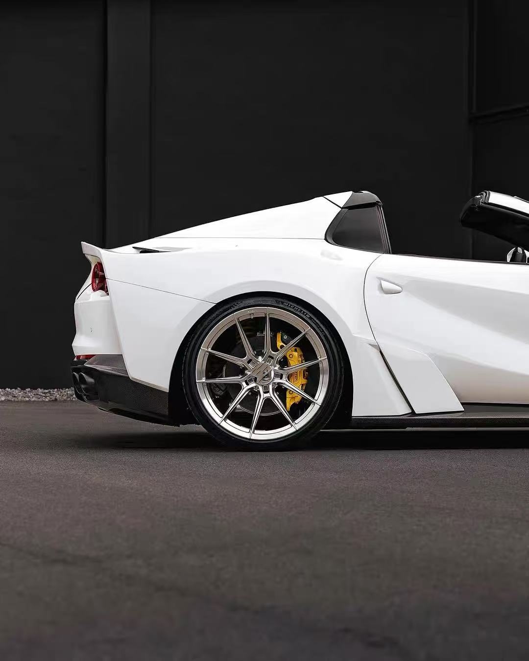 Ferrari 812 Carbon Body Kit Front And Rear Bumper Wide Body Kit 2017 - 2019