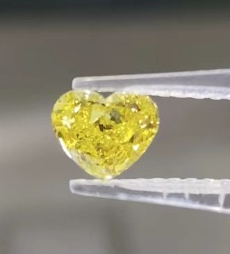 HPHT Lab Grown Yellow Diamonds Heart Shape Fancy Vivid Yellow IGI Earing Stud Necklace