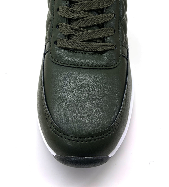 Customized Womens Cross Trainer With Lace Up Fastening Textile Lining