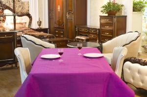 Wholesale Degradable 54 Inch*100 Feet Disposable Paper Tablecloths For Wedding from china suppliers