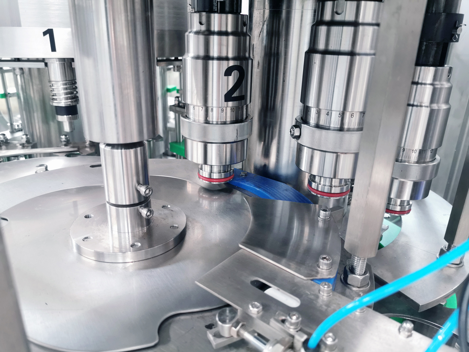 Nut / Sunflower / Oliver Edible Oil Automatic Filling Machine 4000BPH High Capacity