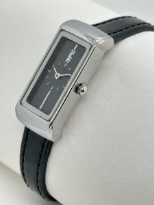 Wholesale Classic Engraved Leather Strap Quartz Watch 30 Meters Water Resistance from china suppliers