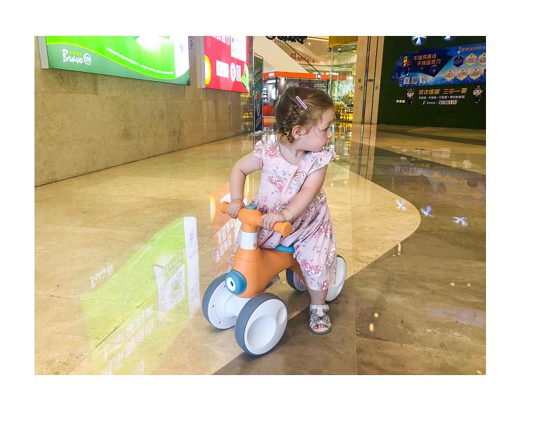 4-wheel Children's Balance Bike with Music Light Bubble Device Product Size 56*30*45cm