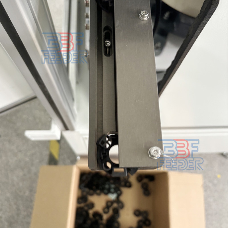 Customized Vibratory Bowl Feeder Big Size Vibratory Feeding Systems With Dust Cover