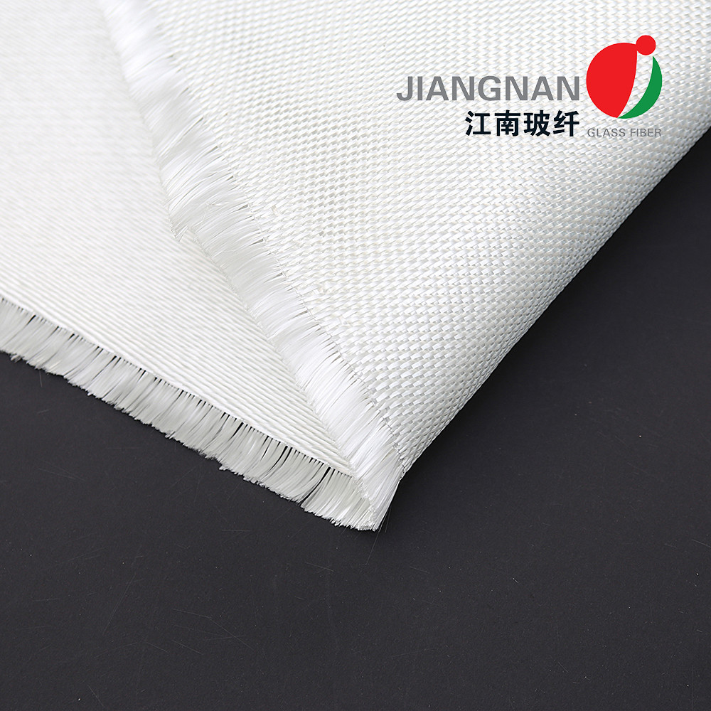 3788 High Temperature Fiberglass Cloth , 12H Stain Woven Fiberglass Fabric Roll
