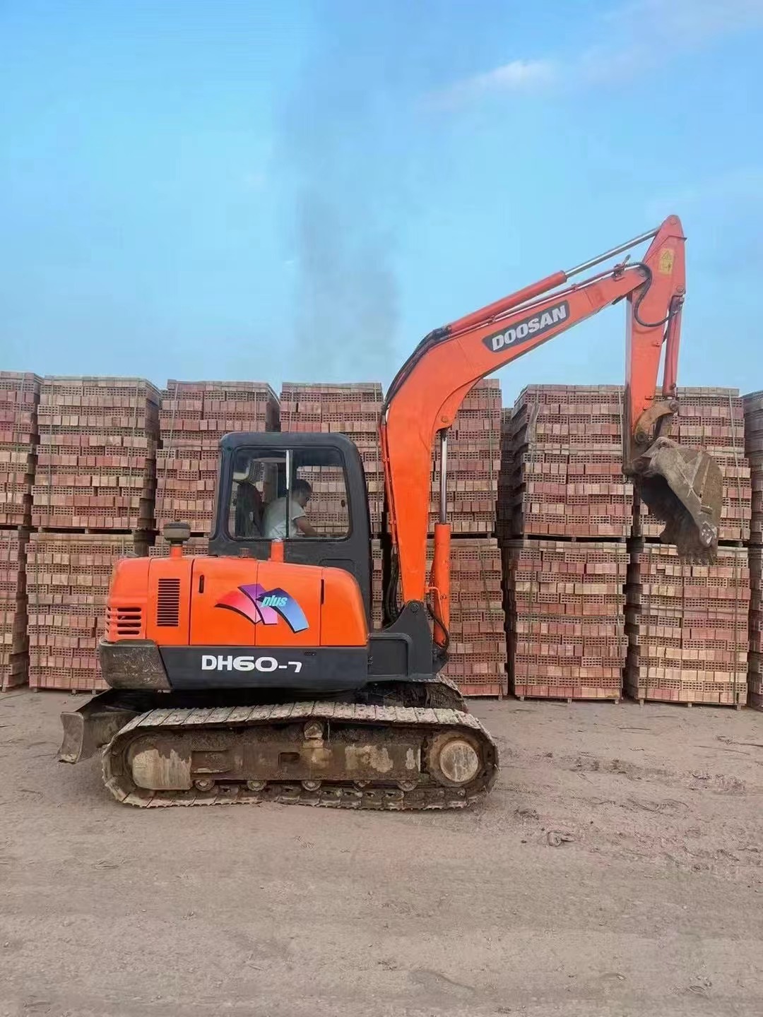 Second-Hand Doosan DH60-7 Excavator from South Korea with Original Hydraulic Cylinder