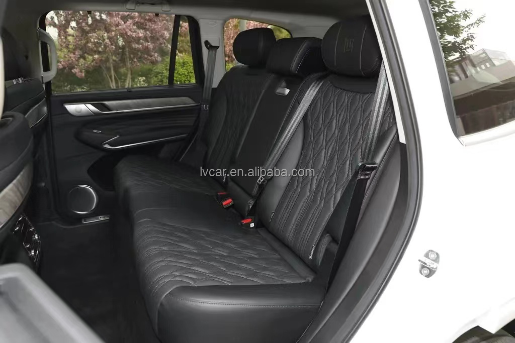 Tank500 Chinese Great Wall 4WD Gasoline SUV Left Hand Drive 4 Airbags Spacious Interior