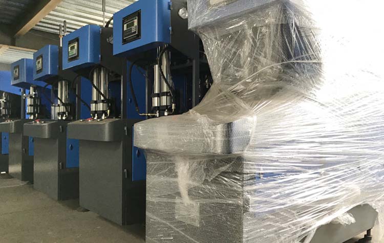 2022 Service 2 Cavity Semi Auto Plastic Bottle Making Machine for South Africa Market