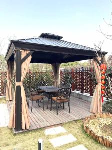Wholesale Luxury Aluminium Gazebo: Where Modern Engineering Meets Timeless Elegance from china suppliers