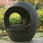 Round Outdoor Rattan Daybed Furniture , Roofed Wicker Lounge Bed