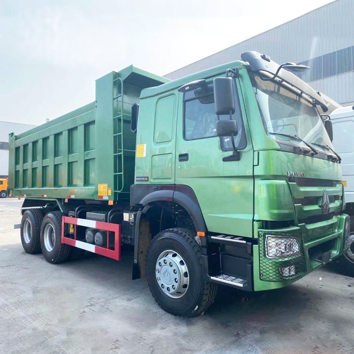 WD615.69/47 Engine 6x4 Sinotruk Dump Truck , 351-450hp Diesel Tipper Truck Used