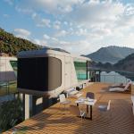 ‌Lakeside Capsule Retreat‌: Immersive 270° Vistas Through Floor-to-ceiling Smart