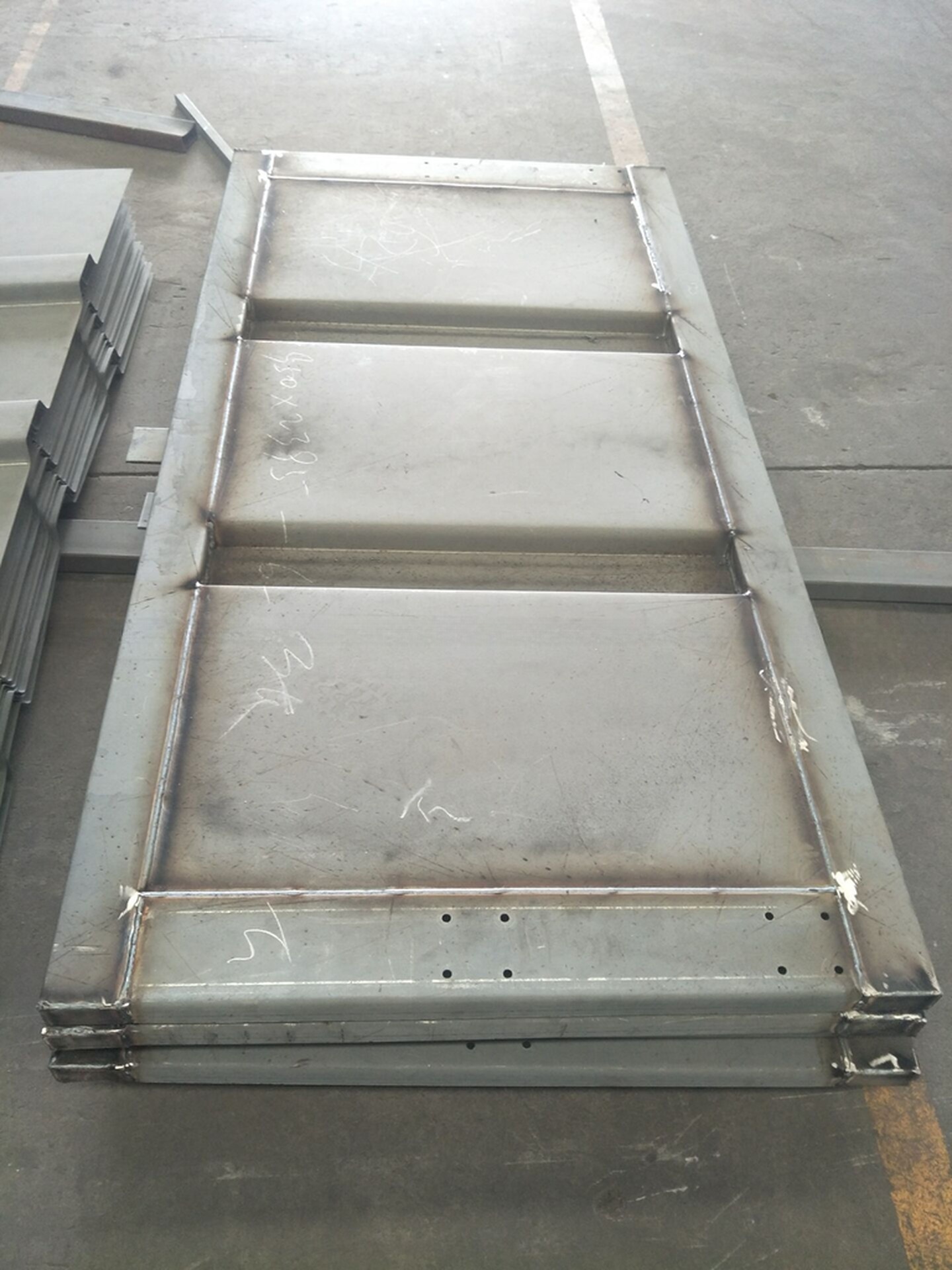 20ft 40ft Dry Cargo Shipping Container Door Panel 2.0mm Corten Steel with Customizable Design and Follows Customer Demand
