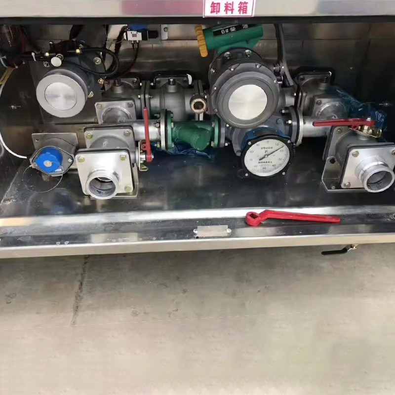 CXXM European Standard Tank 5-Ton Oil Tanker Fuel Transport Truck With Oil Pipe And Fire Extinguisher