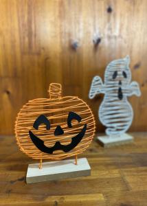 Wholesale OEM / ODM Halloween Ornaments Ghost / Pumpkin Garden Ornament Metal from china suppliers