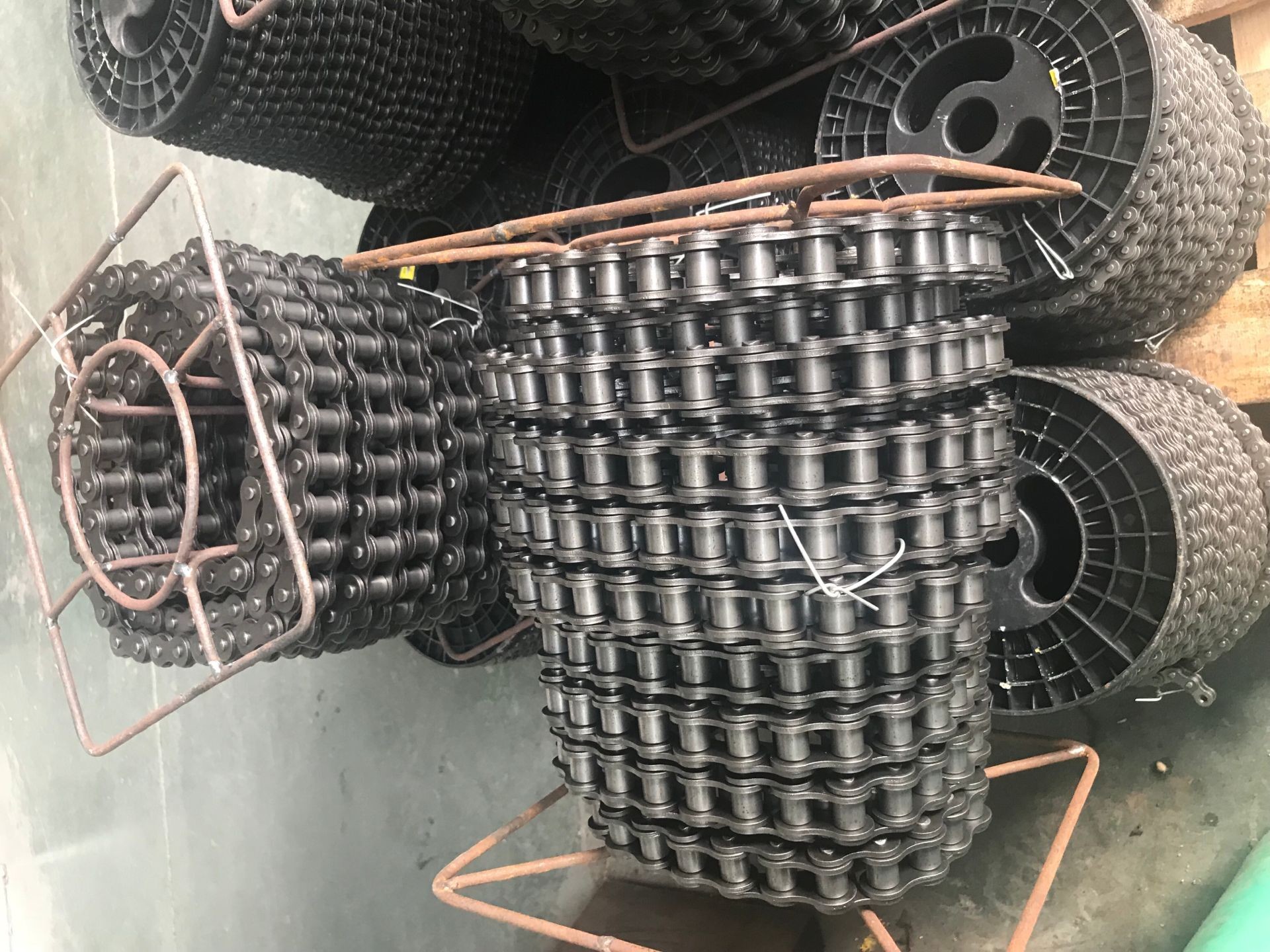Ready shipment China top manufactuer straight side plate roller chains 16B-1
