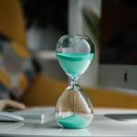 Hand Blown Hourglass , Colored Sand Hourglass Timer 5 Minute