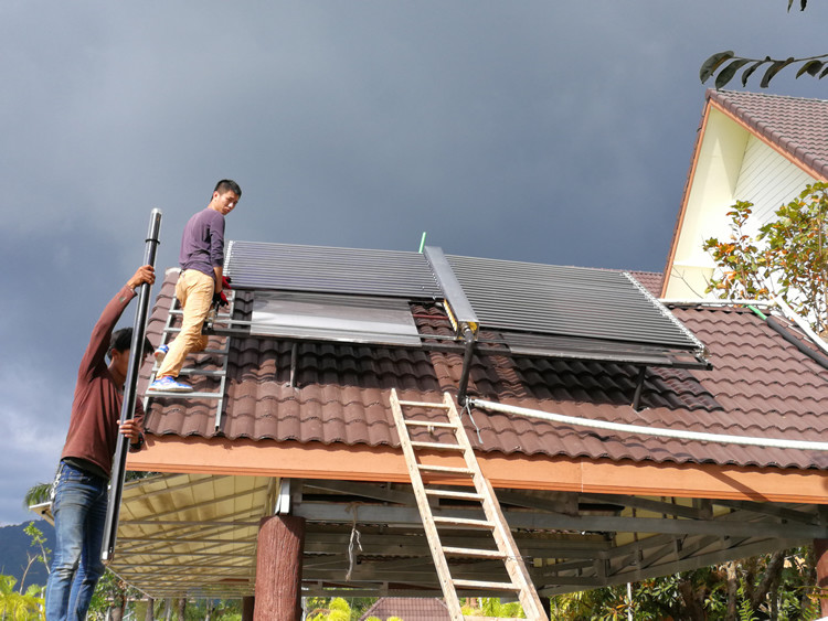 Central Hot Water Engineering System Solar Power Collector Ground Mounted Installation