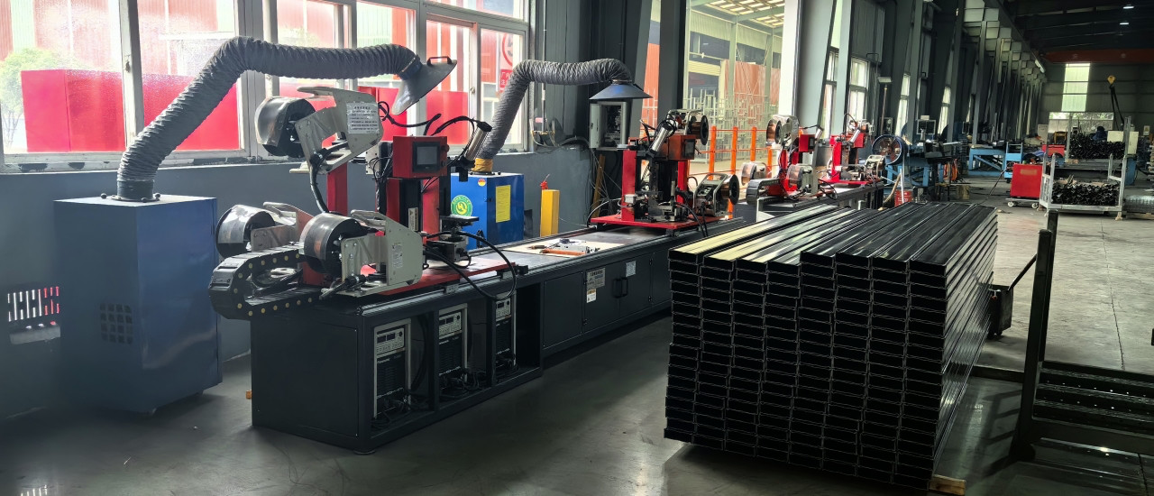 Warehouse Storage Steel Push Back Racking System Inclined Rail Safety Design