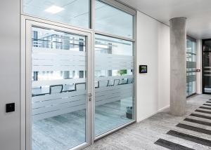 Wholesale Modern And Sleek Office Single Glass Partition Wall Acoustic Room Grid Heightening Temperedglass from china suppliers