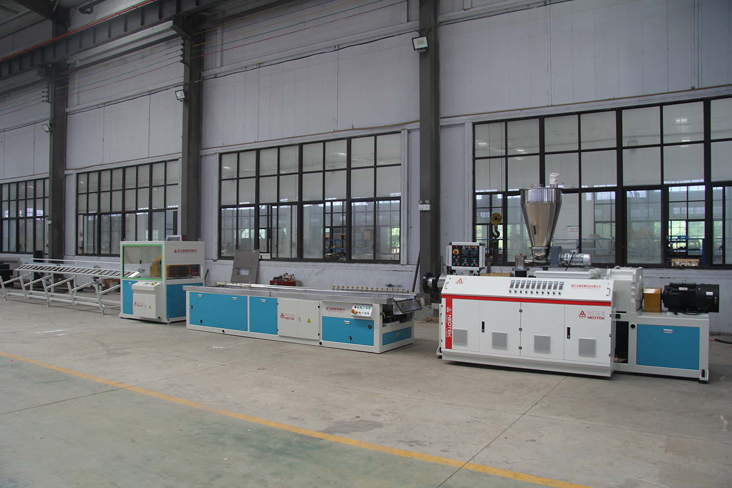 38CrMoALA Screw Material WPC Extrusion Line240 for Customized PP Plastic Processing
