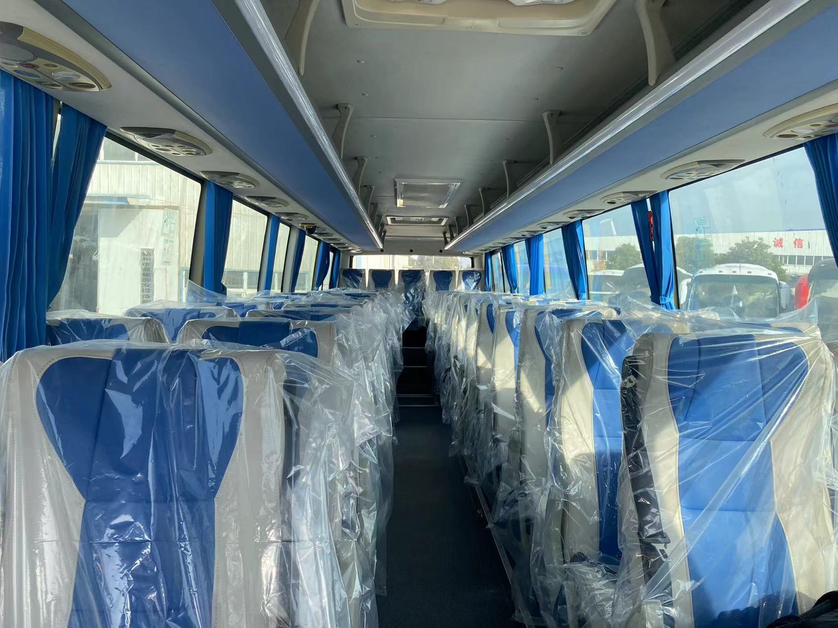 Manual Transmission Type Used Youtong Bus with Left Hand Drive and Power Steering