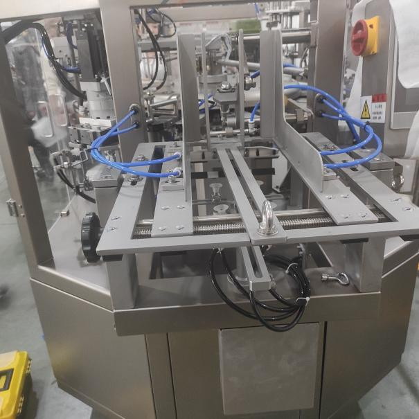 Multi Function Standy Pouch Packing Machine Zipper Sauce Packet Packing Machine